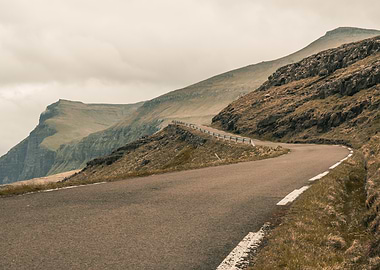 Winding Road Through Mountains, Fær Øer