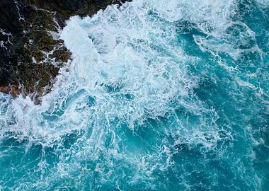 Ocean Waves Crashing