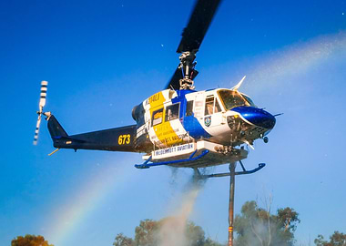 Helitack 673 picking up from Warradale(Snake) Lake