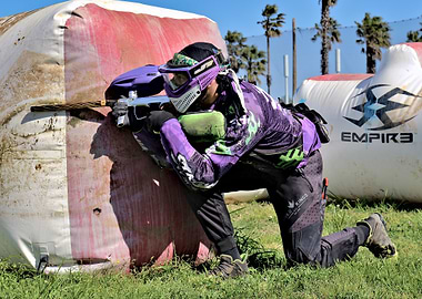 Paintball Speedball player