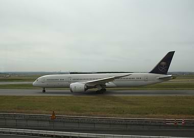 Boeing 787-9 on Runway