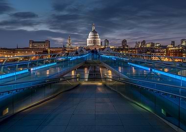 Millennium Bridge and St. Paul's Cathedral