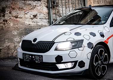 Hexagon Pulse White Skoda Close-Up