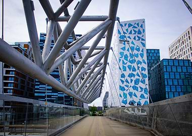 Vanishing line and urban perspectives