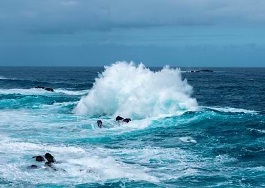 Ocean waves crashing on rocks
