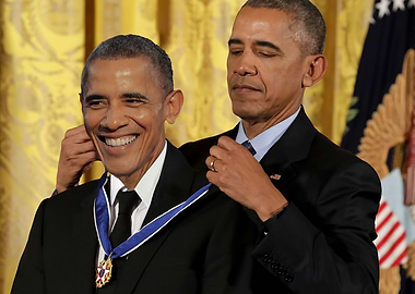 Obama receiving Medal of Freedom