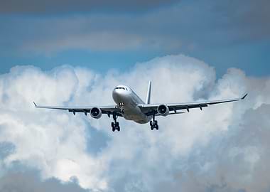 Airbus A330-200 Air France landing