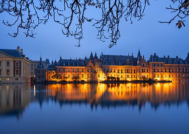 The Hague at Dusk: Reflective Serenity