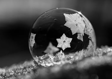 Frozen Bubble with Snowflake Patterns