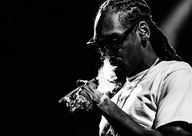 Snoop Dogg Smoking