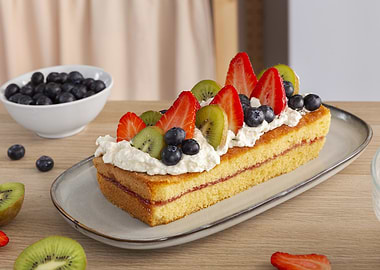 Fruit-Topped Sponge Cake with Berries