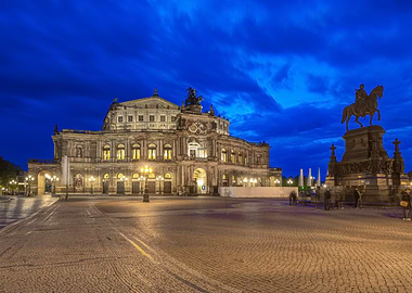 Dresden Semperoper at Night