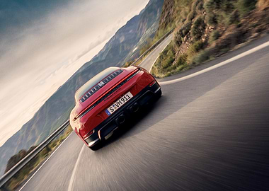 Dynamic Porsche 911 Mountain Drive