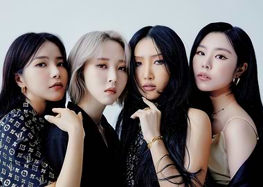 MAMAMOO Group Portrait