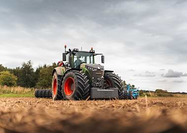 Fendt Tractor sowing wheat