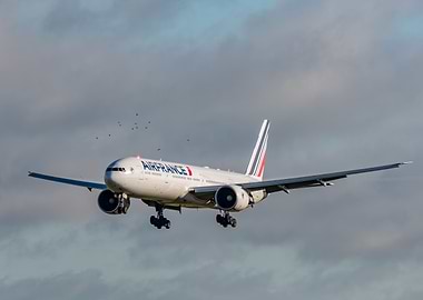 Air France Boeing 777 landing