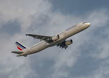 Air France Airbus A321 taking off