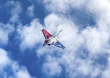 French Rafale cutting through the sky