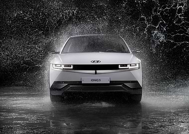 Hyundai IONIQ 5 in Water Splash