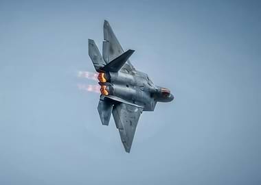F-22 Raptor Flying