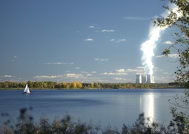 Coal plant infront off the lake