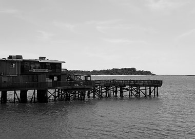 Black and White Pier Restaurant