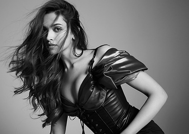 Black and White Portrait of deepika padukone