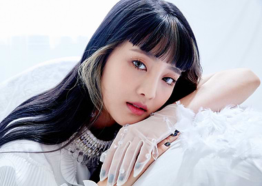 minnie K-Pop Idol with Black and Blonde Hair