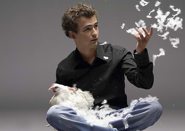 renan luce with Chicken and Feathers