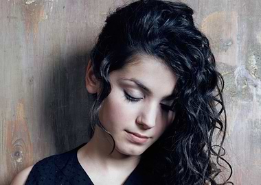 katie melua with Curly Hair