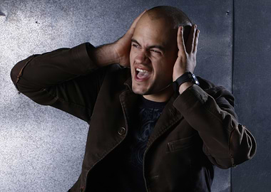 itamar sagi covering ears in distress