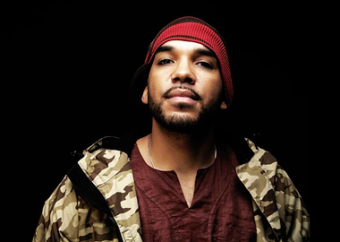 nosliw in Camouflage Jacket and Beanie