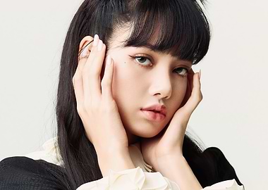 Lisa Portrait of a young woman with hands on face