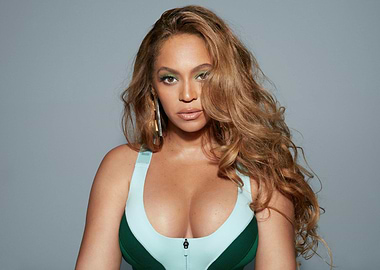 Beyoncé in green and blue outfit