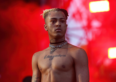 Rapper XXXTentacion on stage