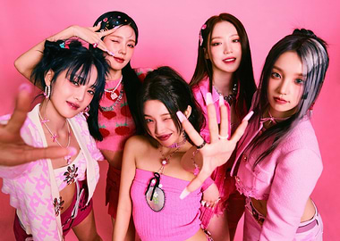 Five K-Pop Idols in Pink Outfits gi dle