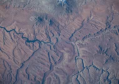 Arid Earth's Sculpted Majesty