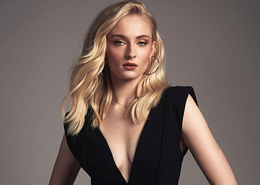 Sophie Turner in Black Dress