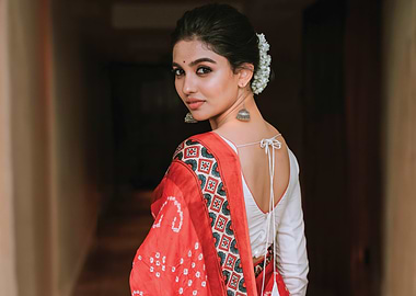 mamitha baiju in traditional Indian attire