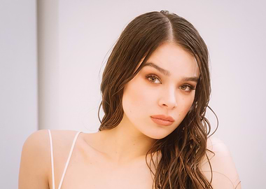 Hailee Steinfeld Portrait