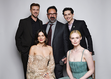 The cast of The Beguiled poses for a photo