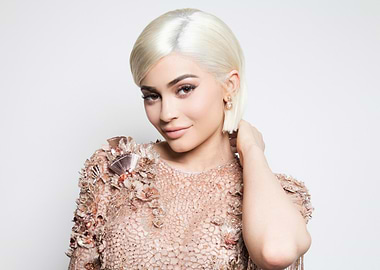 Kylie Jenner Platinum Blonde Bob