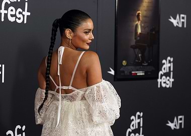 Vanessa Hudgens on Red Carpet
