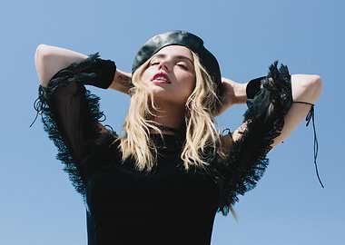 Ana de Armas in black beret and dress