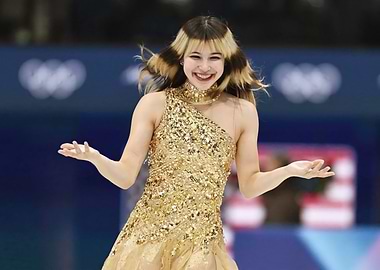 Alysa liu Figure Skater in Gold Sequin Dress