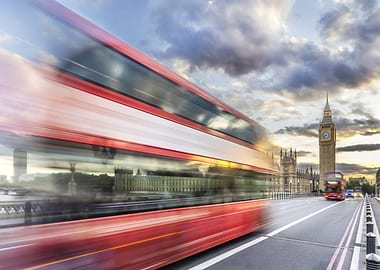 Evening dynamics on Westminster Bridge