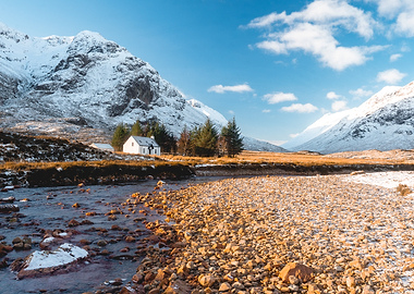 Wee White house Glencoe