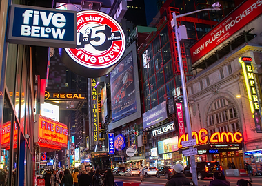 Times Square – Nightlife in Motion