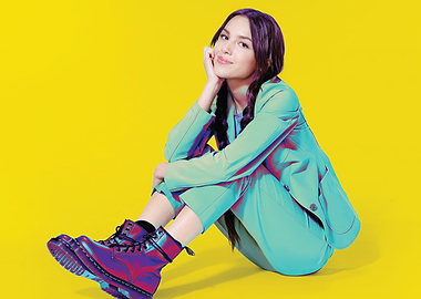 Olivia Rodrigo in Teal Suit