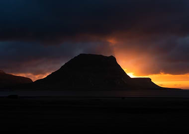 Dramatic Sunset Over Mountain Kirkjufell